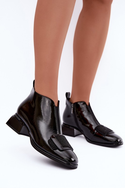 botins isolados de verniz Klocke Artiker 59C0108 na cor preta