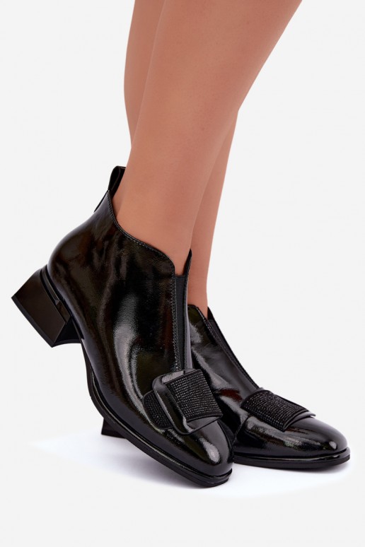 botins isolados de verniz Klocke Artiker 59C0108 na cor preta