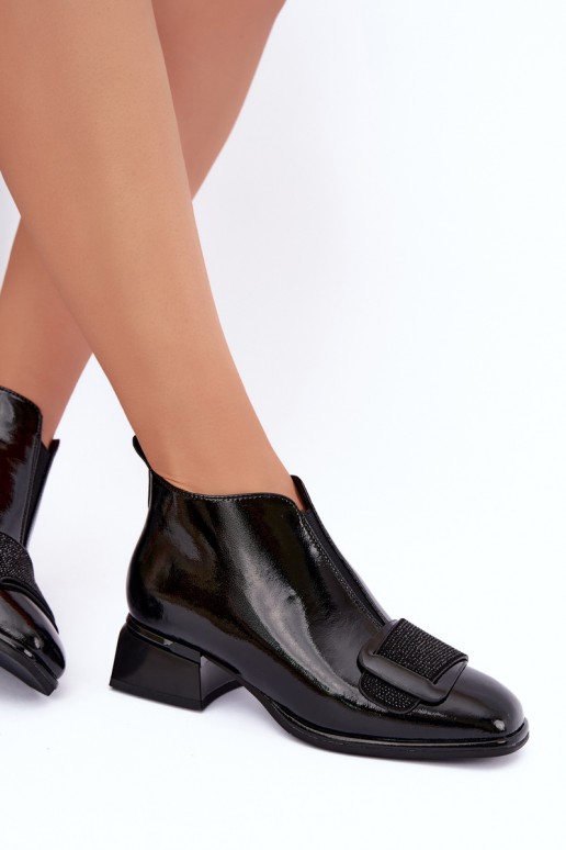 botins isolados de verniz Klocke Artiker 59C0108 na cor preta