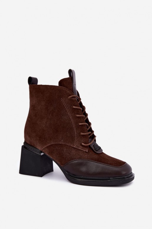 botins isolados de camurça sintética Artiker 59C0115 na cor chocolate