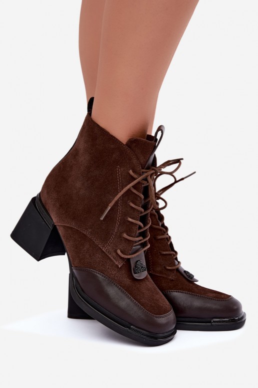 botins isolados de camurça sintética Artiker 59C0115 na cor chocolate