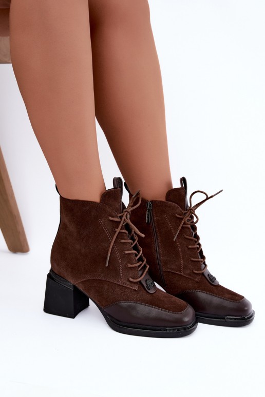 botins isolados de camurça sintética Artiker 59C0115 na cor chocolate