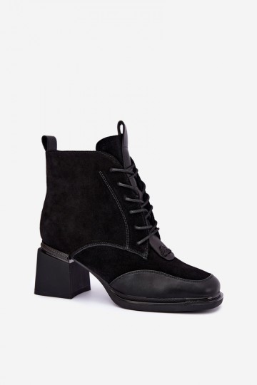 botins isolados de camurça sintética Artiker 59C0116 na cor preta