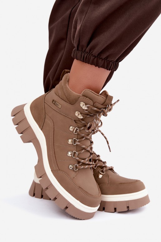 sapatos isolados femininos Lee Cooper LCJ-26-31-4582 na cor areia