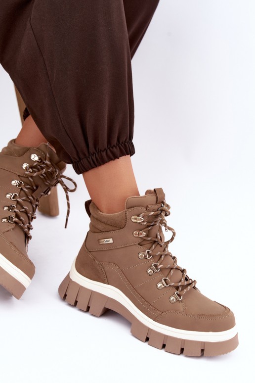 sapatos isolados femininos Lee Cooper LCJ-26-31-4582 na cor areia
