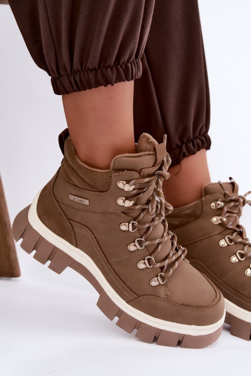 sapatos isolados femininos Lee Cooper LCJ-26-31-4582 na cor areia