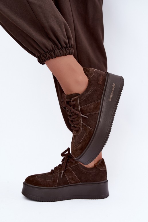 ténis de plataforma de camurça sintética Lee Cooper LCJ-26-01-4644 na cor chocolate