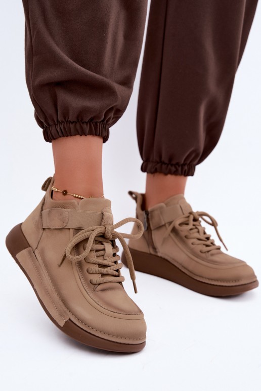 botins isolados de couro natural Lee Cooper LCJ-26-19-4603 na cor caqui
