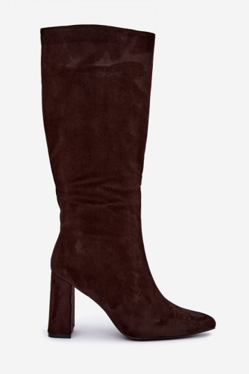botas altas isoladas com salto na cor chocolate Evelle 2