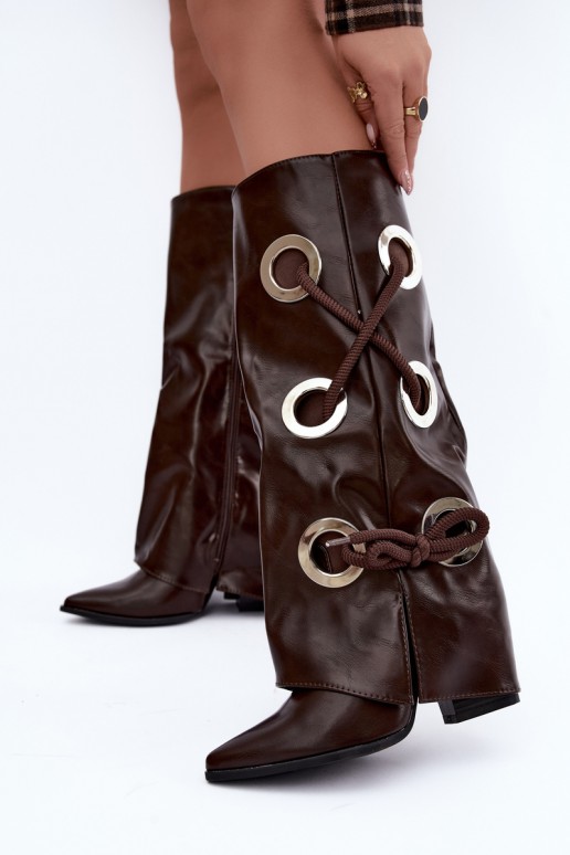 botas altas com cano amarrado e cadarços decorativos na cor chocolate Pamina