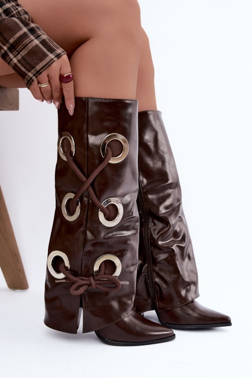 botas altas com cano amarrado e cadarços decorativos na cor chocolate Pamina