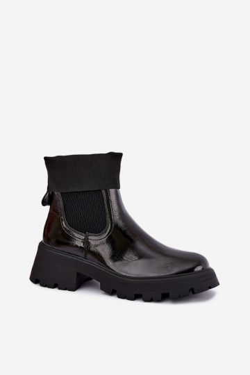 botins elegantes com efeito verniz na cor preta Sevella