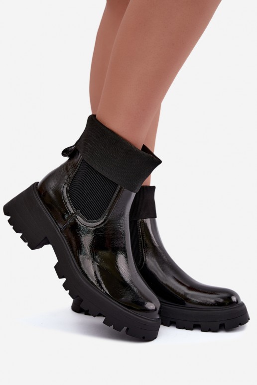 botins elegantes com efeito verniz na cor preta Sevella