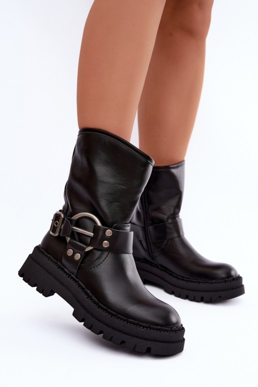 botins isolados com plataforma e tiras na cor preta Arienna