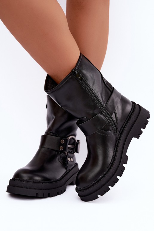 botins isolados com plataforma e tiras na cor preta Arienna