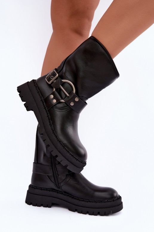 botins isolados com plataforma e tiras na cor preta Arienna