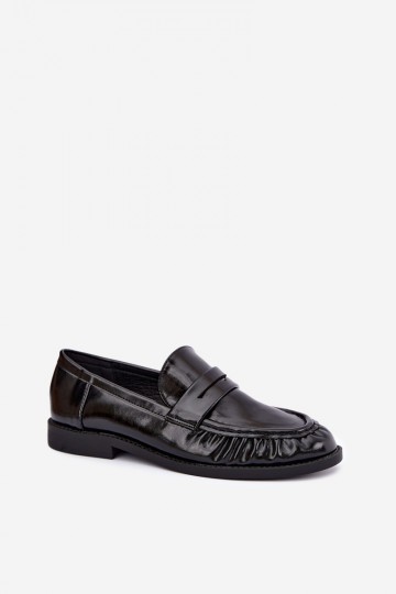 mocassins envernizados com babados na cor preta Hellenne