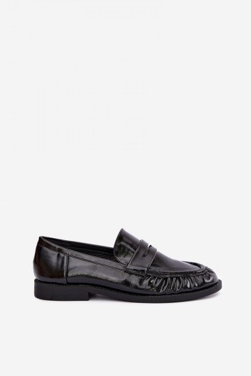 mocassins envernizados com babados na cor preta Hellenne 2