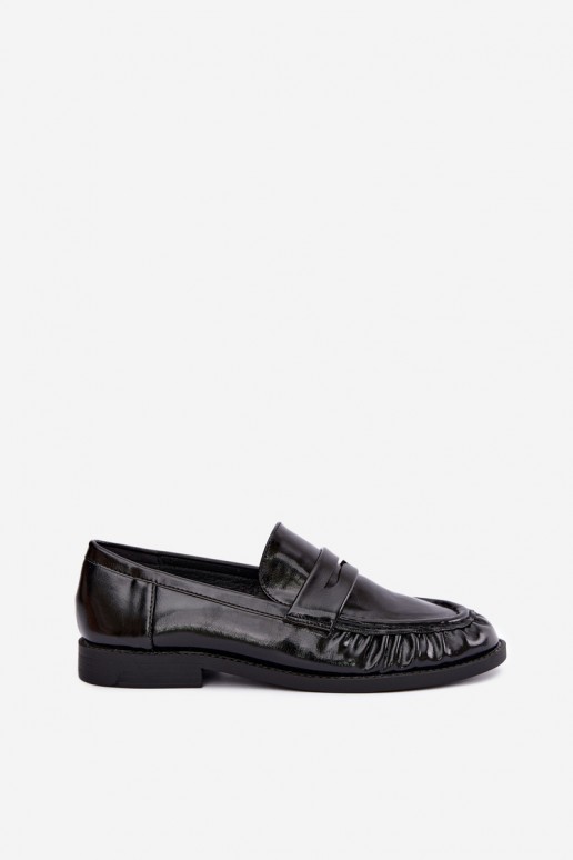 mocassins envernizados com babados na cor preta Hellenne