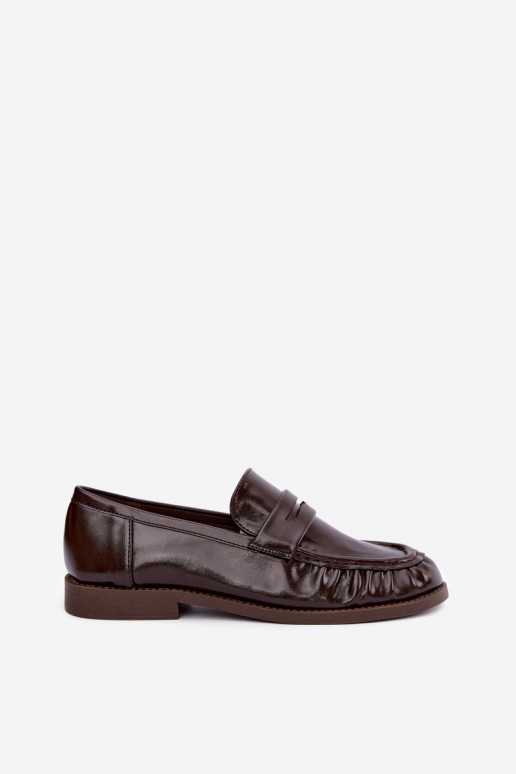 mocassins envernizados com babados na cor chocolate Hellenne