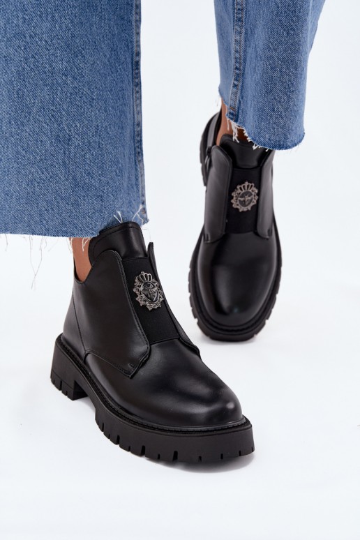 Botas pretas isoladas de salto baixo para mulheres com ornamentos Lavira
