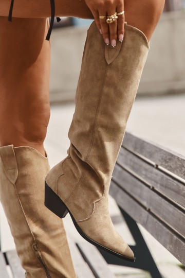 aquecimento botas estilo vaqueiro com saltode camurça ecológicau bege Jovianne 2