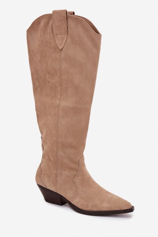 Botas longas de estilo cowboy acolchoadas com salto em camurça sintética na cor areia Jovianne