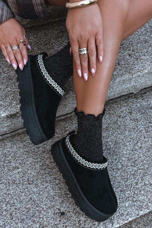 Botas de neve femininas baixas com flores bordadas e plataforma na cor preta Įjungtarirya