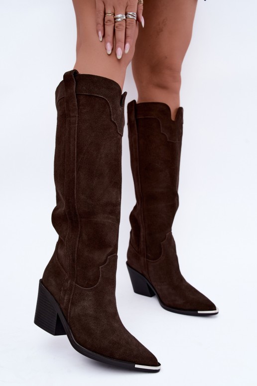 Botas altas de estilo cowboy com saltos em camurça sintética marrom