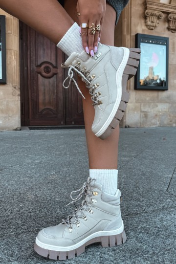 sapatos isolados femininos Lee Cooper LCJ-26-31-4581 na cor areia