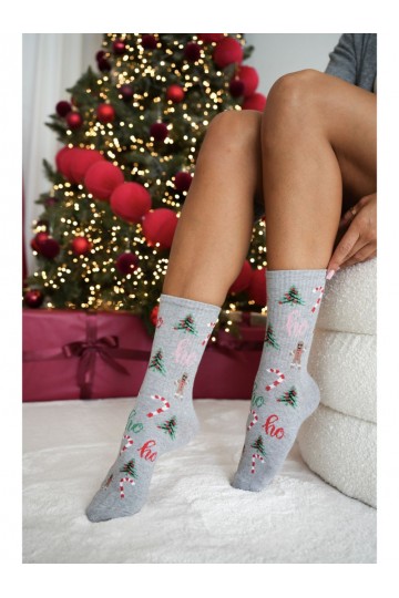 Meias femininas cinzas com árvores de Natal Ho Ho Ho