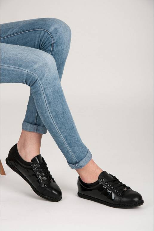 Sapatos desportivos laqueados com sola de espadrille Q53-1B