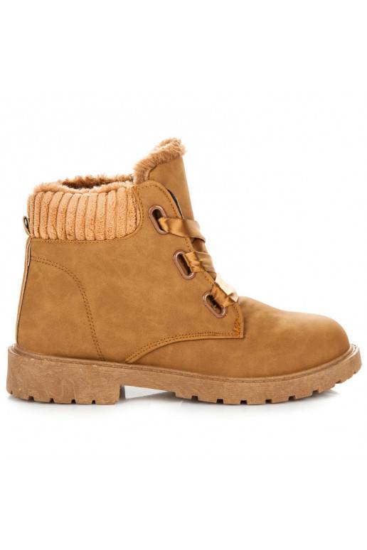Botas marrons com botas de cetim