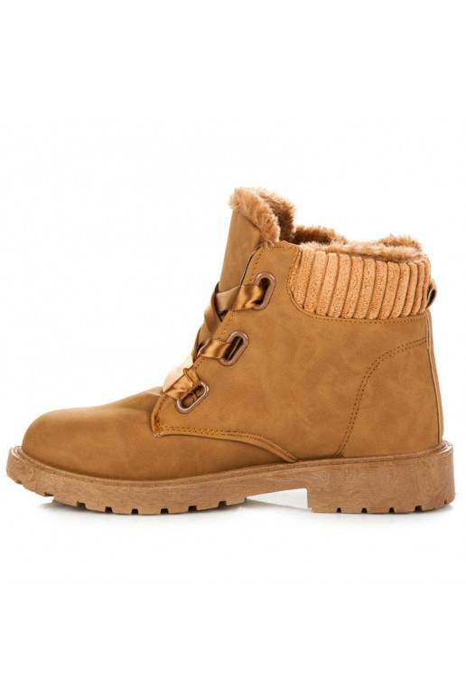 Botas marrons com botas de cetim