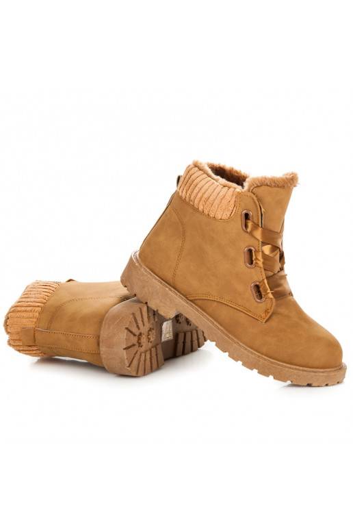 Botas marrons com botas de cetim