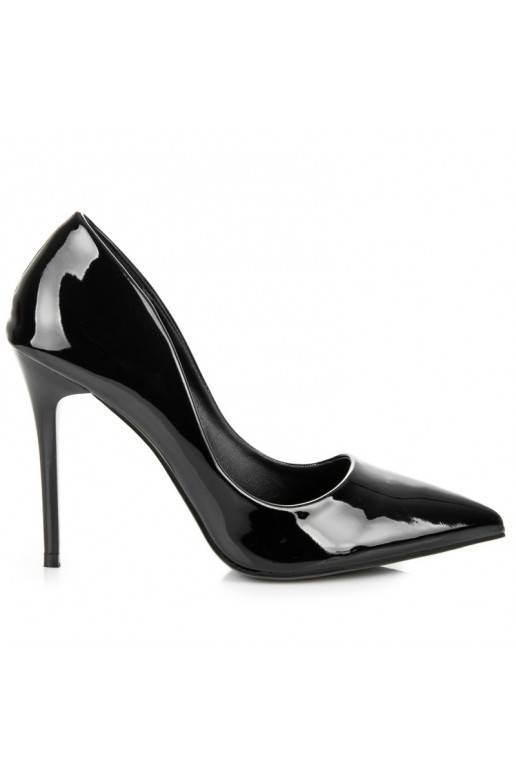 Sapatos pretos de salto alto envernizados