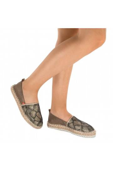 Alpercatas na cor dourada Big Star BAT_FF274A515 GOLD