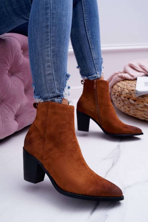 Botas com salto em camurça marrom Niki BAT_RV9524 CAMEL