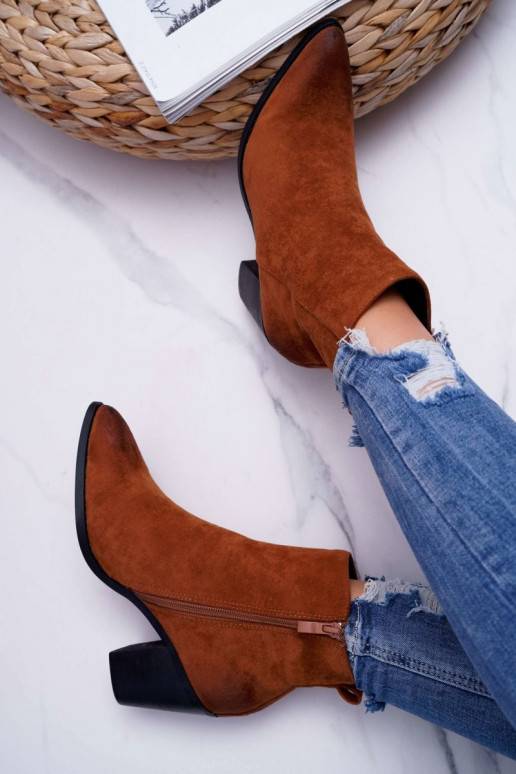 Botas com salto em camurça marrom Niki BAT_RV9524 CAMEL
