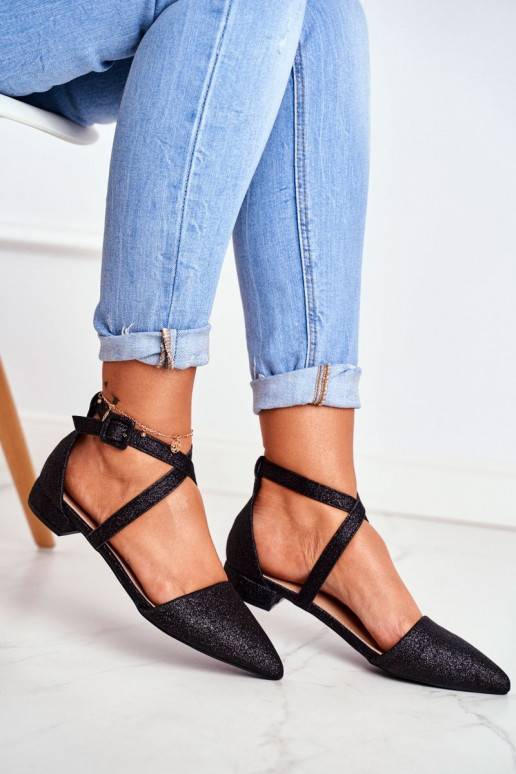 Bailarinas brilhantes com nariz pontudo