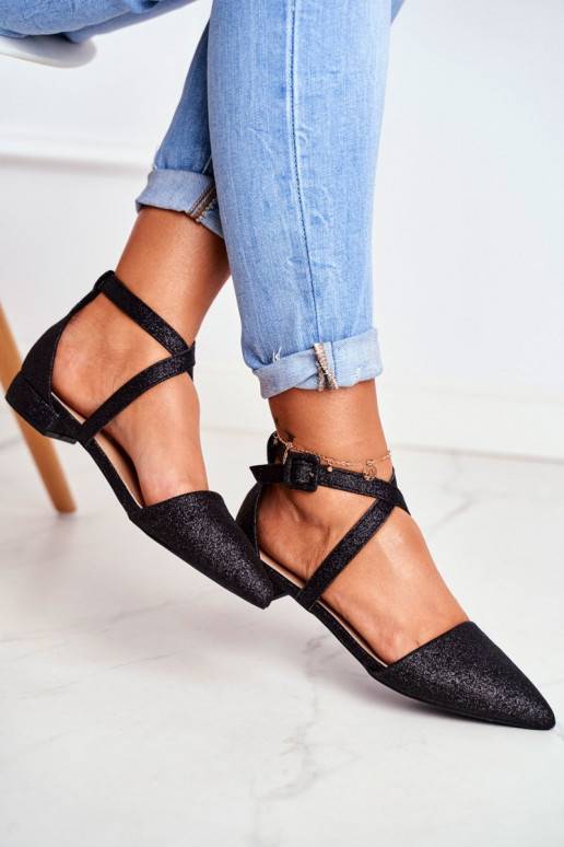 Bailarinas brilhantes com nariz pontudo