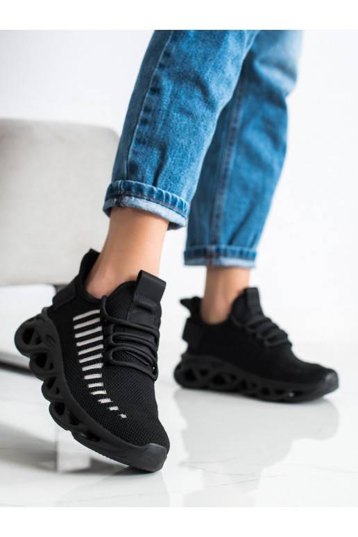 Tênis preto modelo sapatos MODA