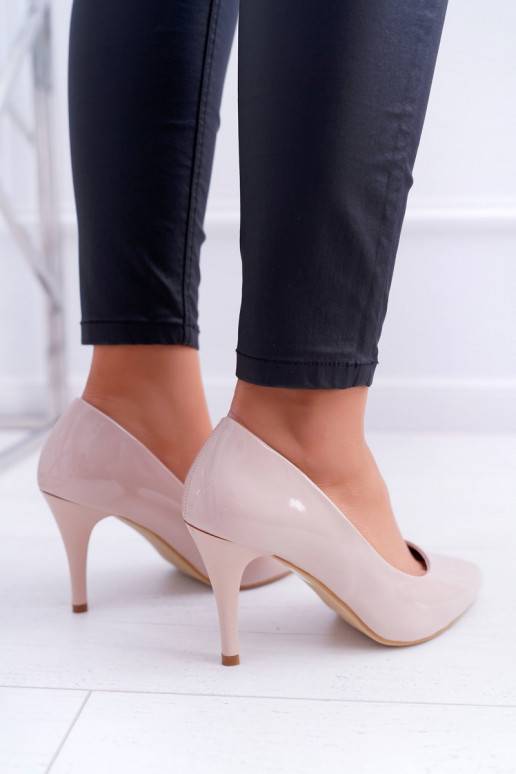 Sapatos femininos de salto alto com efeito verniz bege