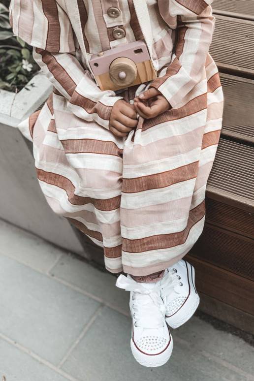 Tênis infantil com sola na cor branca...