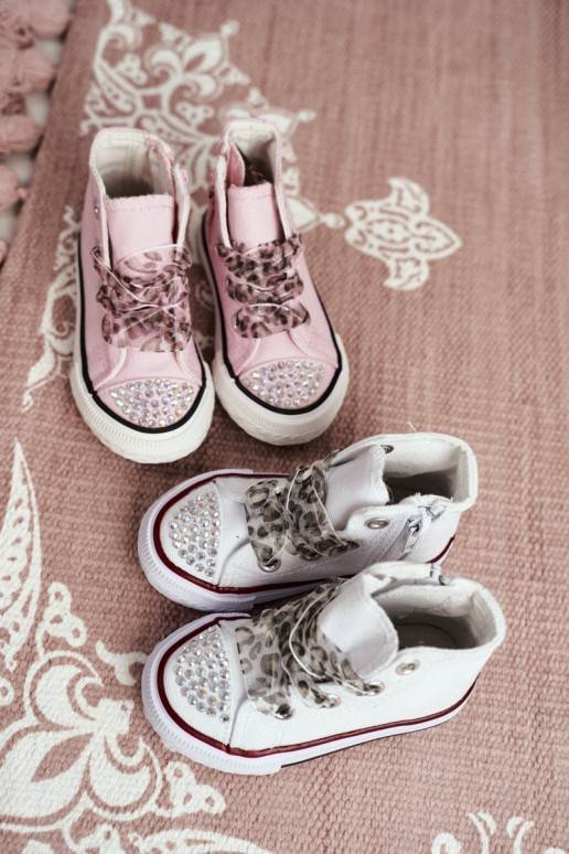 Tênis infantil com sola na cor branca...