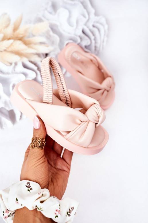 Sandálias infantis com fecho de... Sandálias infantis com fecho de...