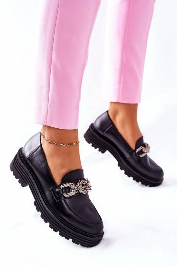 Sapatos clássicos em preto