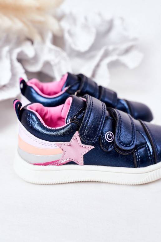 Calçado infantil estilo esportivo com arco-íris na cor azul escuro
