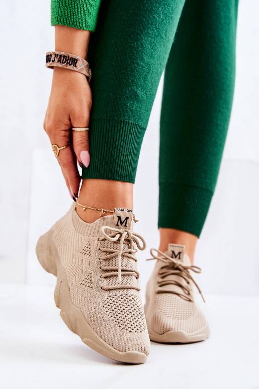 Calçado estilo esportivo Tênis modelo...