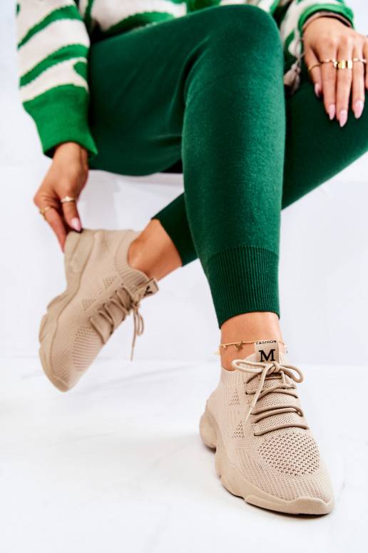 Calçado estilo esportivo Tênis modelo sapato em material cor bege Nolene